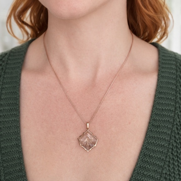 Kendra Scott Jewelry - Kendra Scott Arlet Pendant Necklace